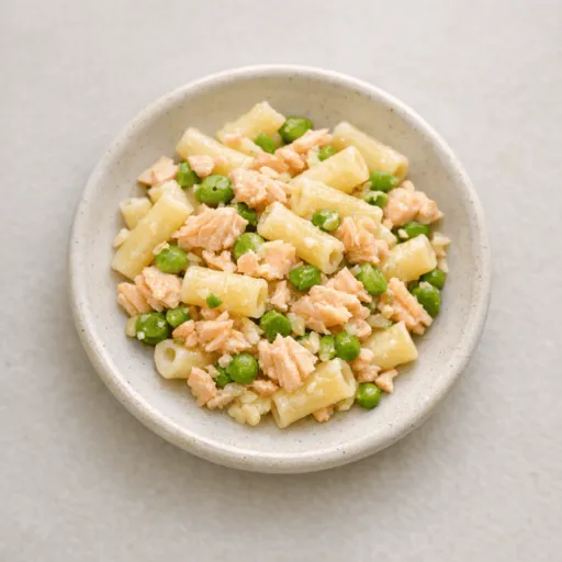 Nudeln, Lachs und Erbsen